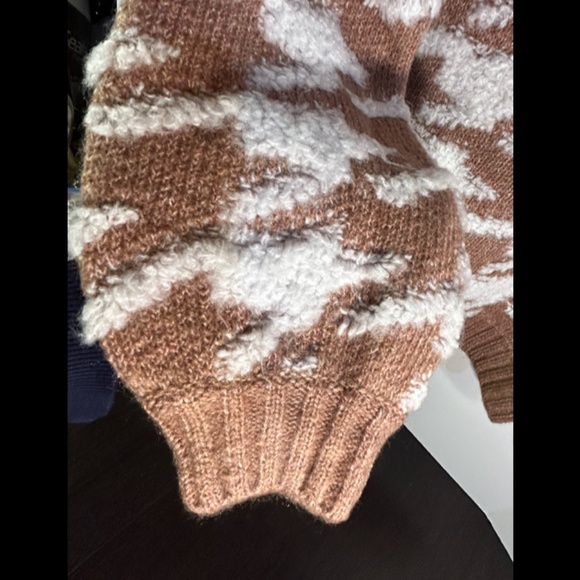 Line & Dot x Revolve Houndstooth Plush Sweater Cream/Toffee Brown Size M - NWT - Picture 8 of 16